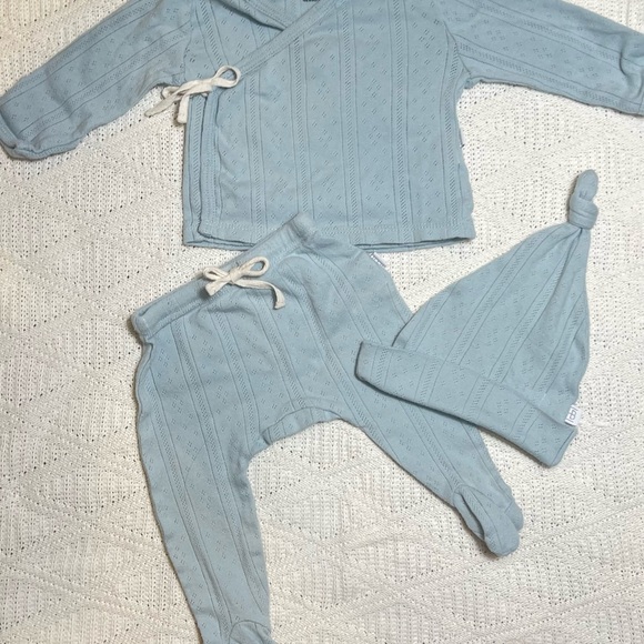 Soft Knit Light Blue Baby Matching Set - Top, Pants & Hat - Picture 3 of 3